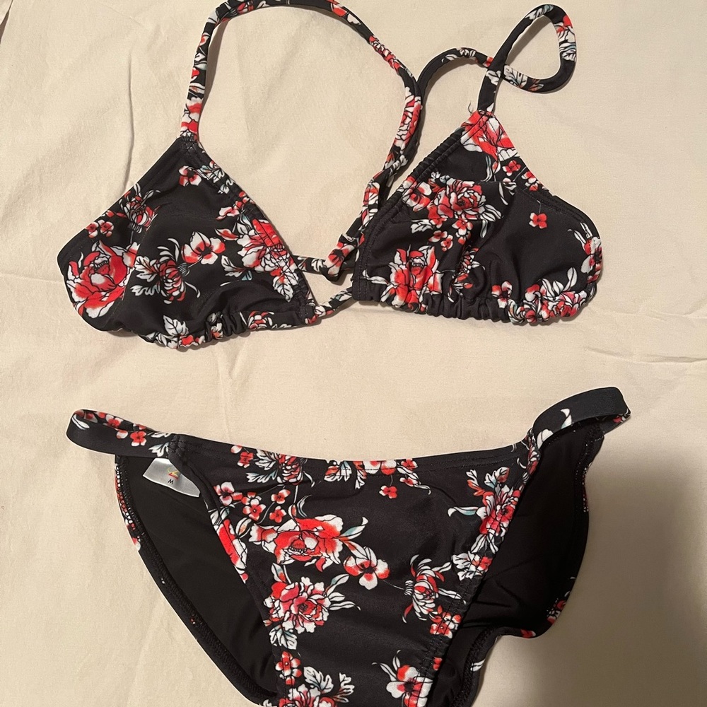 🎉Twenty Sauce Bikini Floral medium